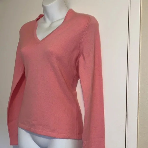 Pringle of Scotland Cashmere V-neck Sweater - Picture 2 of 7